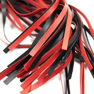 ไม้ตีหนัง BDSM ด้ามจับแข็งแรง สายรัดหลายเส้น เครื่องมือกระตุ้น รับผลิตตามแบบ OEM พิมพ์โลโก้ตามสั่ง ขายส่งจากโรงงาน - Product Image 6