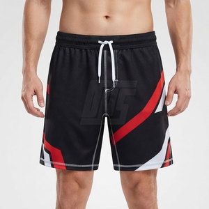 Shorts de combat élégants pour hommes, respirants et à séchage rapide, avec détail de fente latérale, pour l'entraînement, la gym et les sports. - Product Image 3