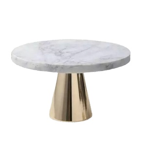 Base para Pastel Redonda de Mármol Blanco con Detalles en Dorado, Exhibidor de Postres y Cupcakes, Diseño de Lujo con Base de Madera - Product Image 4