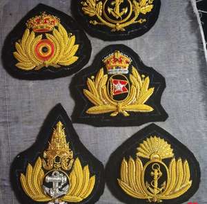 ตราสัญลักษณ์ติดเสื้อเบลเซอร์แบบสั่งทำพิเศษ คุณภาพสูง งานแฮนด์เมด รูปทรงดอกไม้ปักนูน 3 มิติ พร้อมเข็มกลัดนิรภัย - Product Image 5