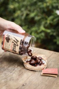 Fabrication professionnelle de qualité supérieure, chocolatier légendaire, amandes enrobées de chocolat brun à la cannelle, pour la distribution - Product Image 2
