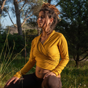 Blusa de Manga Larga con Lazo Ajustable en la Parte Delantera, Estilo Versátil, Tejido Transpirable, Ropa para Festivales, Estilo Bohemio para la Playa - Product Image 1