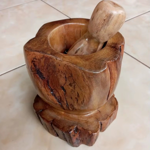 Juego de mortero y pilón de madera duradero para triturar ajo, jengibre, pimienta y preparar mezclas de especias tradicionales - Product Image 1