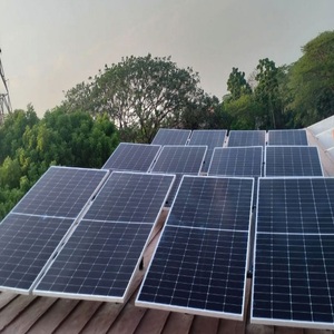 Panneaux solaires bifaciaux demi-cellules HBC MWT à prix abordable pour la production d'énergie propre, avec une efficacité de 22,5 % et des matériaux durables - Product Image 1