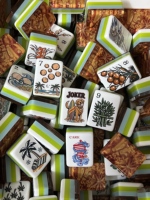 Ensemble de Mahjong américain Island and Halloween avec 160 tuiles en acrylique et motifs décoratifs pour les clubs de Mahjong