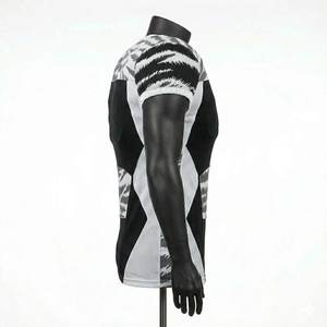 Maillots de football américain personnalisés OEM à manches courtes, logo et nom de joueur personnalisés, maillots de haute qualité aux couleurs personnalisées pour équipe - Product Image 3