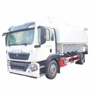 HOWO <span class=keywords><strong>Camion</strong></span> de transport de fourrage en vrac de 15 tonnes <span class=keywords><strong>Camion</strong></span> citerne d'alimentation en stock de 20000 litres Tarière hydraulique Transporteur de grain en vrac automatique - Product Image 1