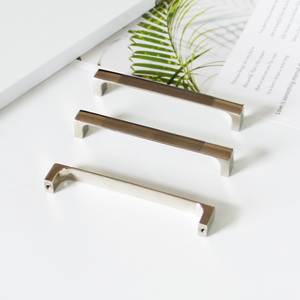 Tirador de Gabinete Minimalista de Aleación de Zinc con Acabado Níquel Cepillado Ecológico para Muebles de Cocina y Baño - Product Image 2