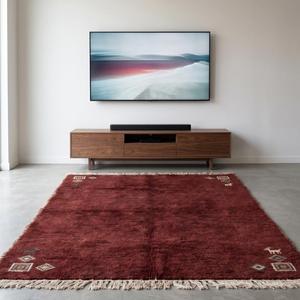 Tapis en laine noué à la main de qualité supérieure, couleur bordeaux foncé, motif tribal, avec des motifs traditionnels et des franges pour la décoration de la maison - Product Image 1