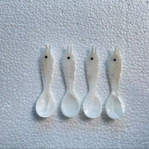 Handmade <b>Shell</b> Spoon Natural Mother of Pearl Spoon Eco Friendly Seafood Spoon Sustainable Kitchen Tableware Bulk Supplier - Product Image 1