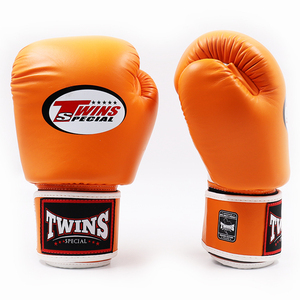 Gants de boxe orange et blanc personnalisés, très demandés, en cuir véritable de haute qualité, imperméables, séchage rapide, fermeture Velcro, pour le sparring - Product Image 2
