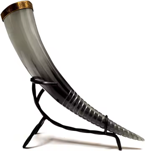Corne à boire viking avec gravure artisanale, fabrication artisanale - Product Image 1