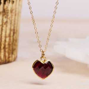 Pendentif en grenat naturel en forme de cœur, argent 925, style vintage, bijoux de fiançailles - Product Image 1