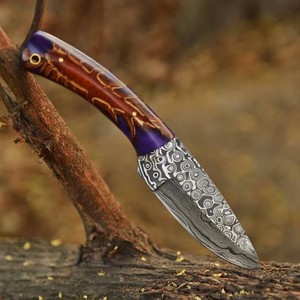 Cuchillo de Caza de Hoja Fija de Acero de Damasco, Punta Caída, Borde Biselado, Mango Morado, Cuchillo para Acampar al Aire Libre - Product Image 1