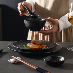 Juego de vajilla de porcelana de hueso ecológico minimalista mate negro Vintage con platos esmaltados reactivos para restaurantes - Product Image 4