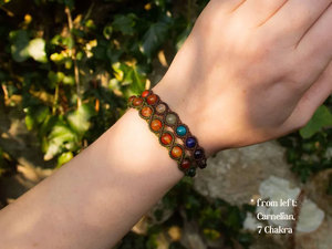 Brazalete de Macramé Hecho a Mano con 7 Chakras y Turquesa, Ajustable, Estilo Vintage Boho, Joyería de Yoga, Regalo Unisex, HARI OM CREATIONS - Product Image 2