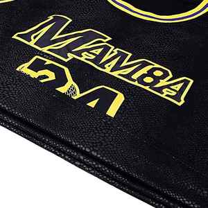 เสื้อทีมกีฬาฝึกซ้อมสีดำคลาสสิกเสื้อเจอร์ซีย์ผ้า Hgh สำหรับผู้ชายเสื้อเจอร์ซีย์ออกแบบโลโก้ได้ตามต้องการ - Product Image 3