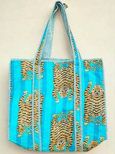 Sac fourre-tout en coton rayé tendance avec deux poignées, patchwork floral, léger, pour les voyages quotidiens - Product Image 5