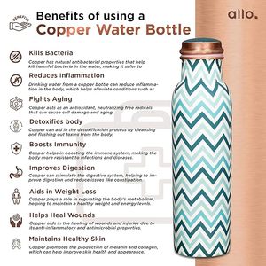 Botella de Cobre de 1000 ml con Patrón Chevron, 27 cm de Altura, Diseño Moderno, para Uso en Exteriores - Product Image 6