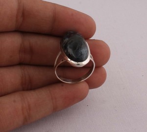 Bague en argent sterling 925 avec onyx noir naturel serti clos, cinq pierres précieuses violettes authentiques pour femme, idéale pour un mariage en février - Product Image 3