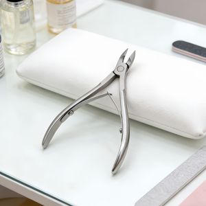 Coupe-ongles professionnel de qualité salon avec poignée antidérapante, outil en acier inoxydable durable pour les soins des ongles des doigts et des orteils - Product Image 6