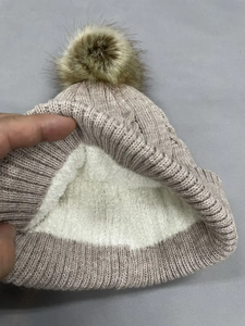 Bonnet tricoté unisexe avec pompon, couleur unie, bonnet d'hiver chaud pour usage extérieur et décontracté, taille adulte 56-58 cm - Product Image 5