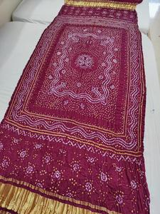 Dupatta en soie pure Rai Dana Bandhani, look royal - Product Image 2