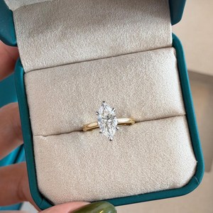 Anillo de Compromiso con Diamante Cultivado en Laboratorio de Corte Marquesa de 2.5 Quilates, Anillo de Propuesta Delicado, Certificado por IGI - Product Image 3