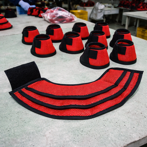 Botas Protectoras para Cascos de Caballo Personalizadas con Cuentas de Polímero para Terapia de Inmersión, Botas de Neopreno con Correa de Velcro y Logotipo - Product Image 3