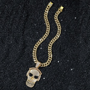 Colliers pendentifs Crâne Casque Audio Iced Out en Alliage Plaqué Or avec Chaîne Cubaine en Cristal, Bijoux Unisexe Hip Hop Bling Thème Musical Rapper - Product Image 5