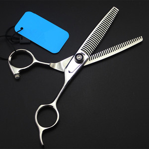 Ciseaux de coiffure professionnels Aqdas Industries en acier inoxydable 440C de 6 pouces pour droitiers, pour la coupe de cheveux et l'utilisation par les coiffeurs - Product Image 4