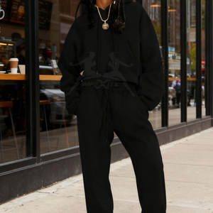 Conjunto Deportivo Ligero con Diseño Cómodo y Apariencia Elegante, Conjunto Deportivo de Moda Premium - Product Image 2