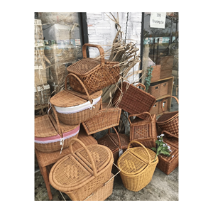 Cesta cuadrada de bambú hecha con material de bambú tejido, con asa para servir pasteles, arreglos de frutas y almacenamiento, Vietnam - Product Image 2