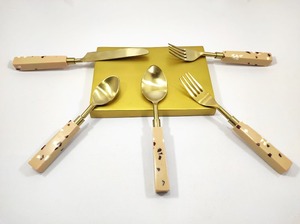 Ensemble de couverts élégants en acier inoxydable avec manche en résine – Vaisselle moderne pour la maison, l'hôtel et le restaurant – Finition durable - Product Image 5