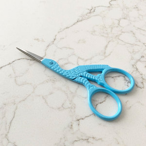 Tijeras de Bordado Blue Stork, Tijeras de Acero Inoxidable Afiladas de Precisión para Coser, Manualidades y Cortar Hilo - Product Image 1