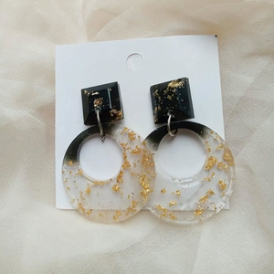Aretes de Resina Epoxi de Diseño, Hechos a Mano, Ligeros, Accesorio de Joyería de Moda para Mujer, por blossom craft india - Product Image 1