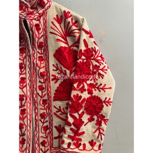 Chaqueta de terciopelo Suzani estilo hippie, chaqueta con bordado floral hecho a mano, forro interior de algodón, chaqueta de terciopelo para mujer, chaqueta de invierno. - Product Image 5