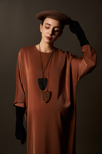 Robe midi en satin de soie d'été, style minimaliste uni, boutonnée sur le devant, fente latérale, tissu tissé respirant, taille ample - Product Image 5