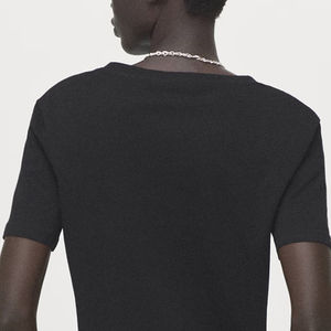 Camiseta ajustada para mujer, diseño que realza la figura, para compras al por mayor, colección de verano, camiseta con logo personalizado, tejido elástico premium. - Product Image 5