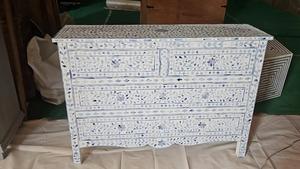 Cajón con Incrustaciones de Hueso de ILAHI, Diseño Moderno con Detalles de Ágata, Mueble Portátil para el Hogar - Product Image 2