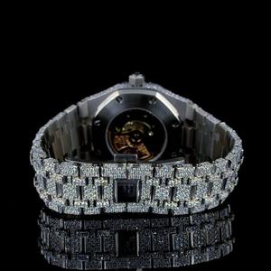 Reloj de Diamantes Moissanite de Diseño Moderno para Hombre con Acabado de Brillo Intenso Premium - Product Image 1