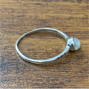 Unisex 925 Sterling Silver <b>Moonstone</b> <b>Ring</b> (1.4 Grams) Light Weight Minimalist Everyday Wear Gift Jewelry Accessories - Product Image 3