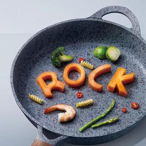 Ensemble de plats à gratin modernistes en céramique avec couvercle en verre et poignée en bois, idéal pour les repas quotidiens et les occasions spéciales - Product Image 3