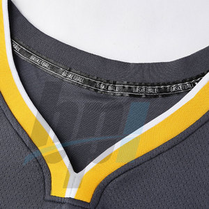 เสื้อบาสเก็ตบอลพิมพ์โลโก้ตามสั่งแบบใหม่ ผ้าโพลีเอสเตอร์ 100% ราคาถูก - Product Image 4