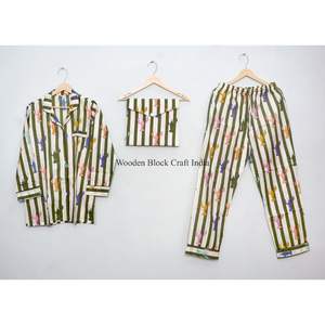 ชุดนอนผ้าฝ้ายพิมพ์ลายแมงป่องน่ารักแบบแอนิเมชั่น 3 ชิ้น ชุดนอนฤดูร้อนขายส่ง เสื้อถักระบายอากาศสำหรับผู้หญิง - Product Image 4