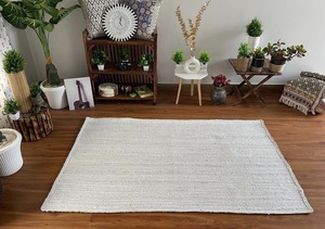 Alfombra de Yute Hecha a Mano Personalizada |   Alfombra Minimalista de Pelo Corto y Grosor Medio en Color Marfil Neutro para Sala de Estar - Product Image 6