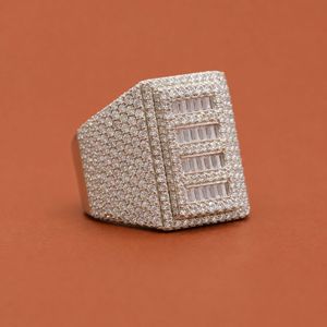 Elegante Anillo de Plata de Ley 925 con Moissanita y Diamantes VVS, Personalizado, de Lujo, Estilo Hip Hop - Product Image 2
