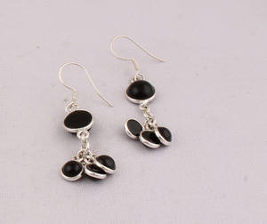 Vente en gros de boucles d'oreilles pendantes en argent sterling 925 avec onyx noir, pierres précieuses naturelles, boucles d'oreilles pendantes pour femmes, bijoux faits à la main, cadeau - Product Image 2