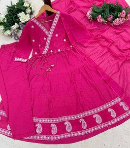 Ensemble Kurti Plazzo en coton lourd traditionnel avec broderie fantaisie et dupatta pour femmes, idéal pour les fêtes, les festivals, les tenues décontractées, grandes tailles - Product Image 4