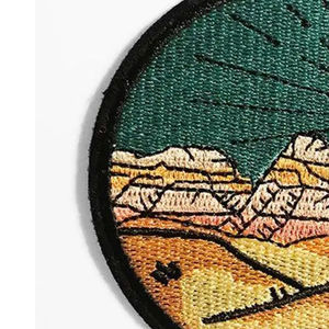 Écussons brodés personnalisés pour vêtements, vente en gros, design numérique, tissu sergé, pour robes et mode - Product Image 2